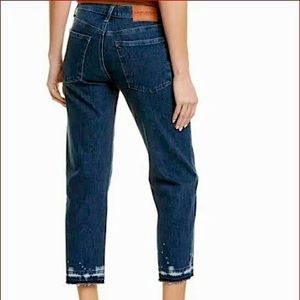 Lucky Brand NWT Relaxed Taper 4 way stretch dark denim w/wash accent.Siz…